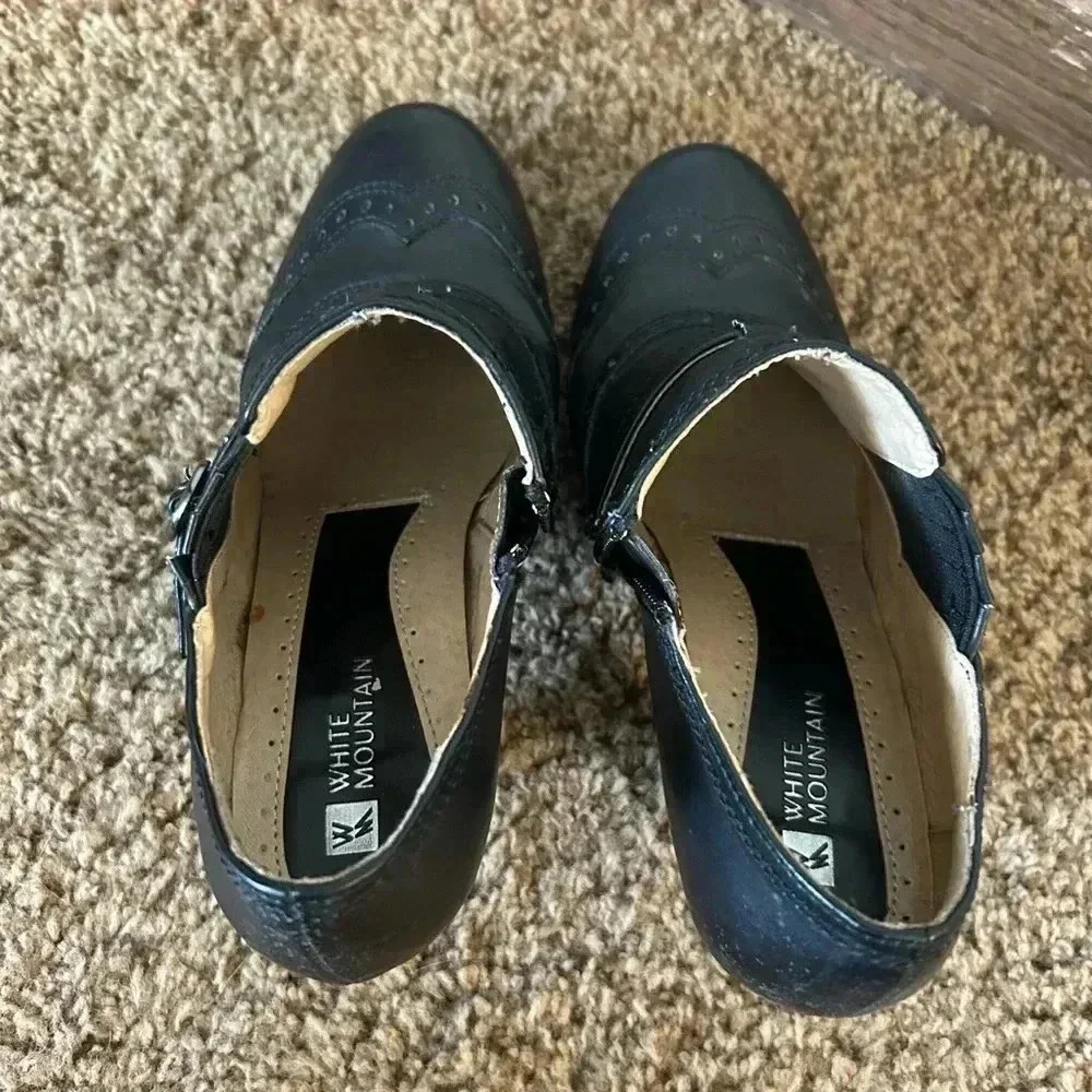 White Mountain Black Wingtip Brogue Ankle Booties Heel W36632 LADY Size 6.5 M‎